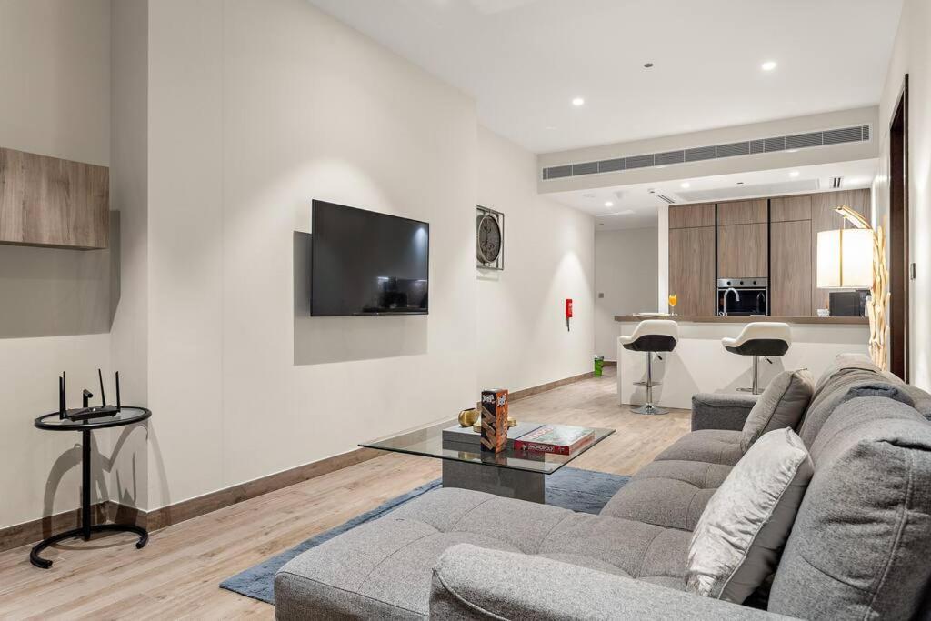 First Class 1br High-end Luxury Living Dubai