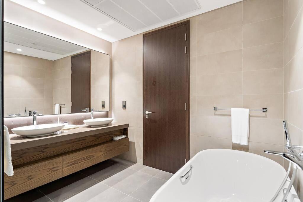 First Class 1br High-end Luxury Living Dubai