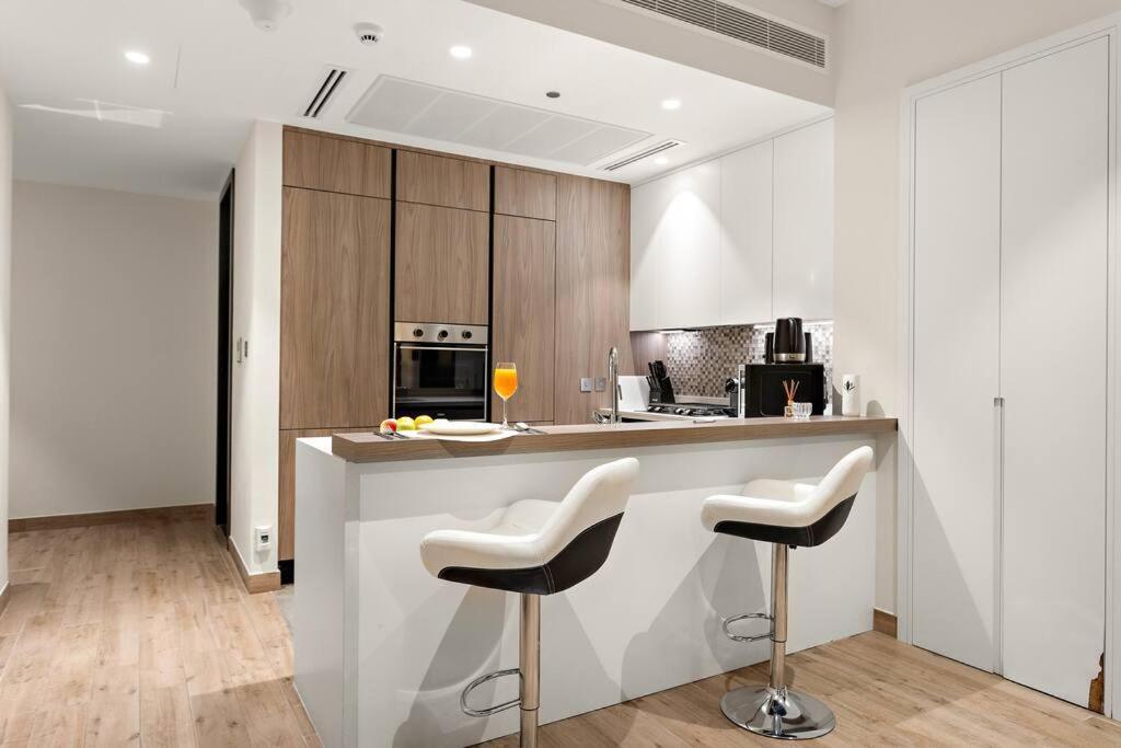 First Class 1br High-end Luxury Living Dubai