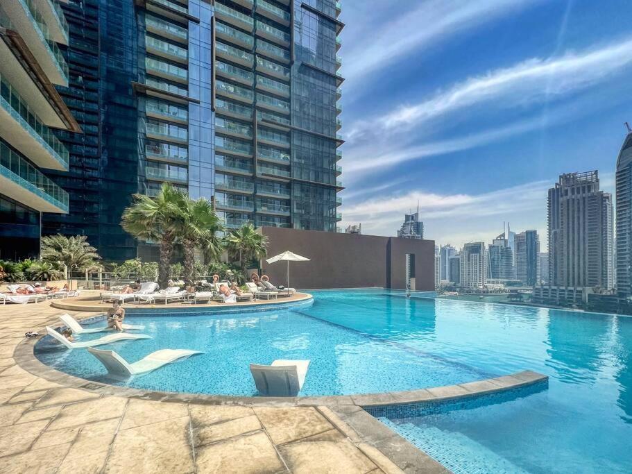 First Class 1br High-end Luxury Living Dubai